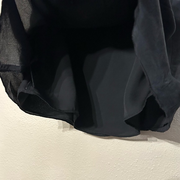 ANN TAYLOR SILK WOMEN'S SCOOP NECK TANK TOP CROCHET STRAP BLACK SIZE 8 - Picture 5 of 6